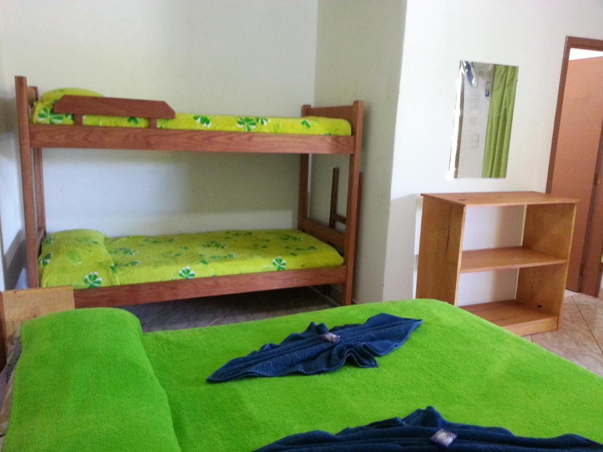 Hotel Los Amigos 푸에르토이과수 외부 사진