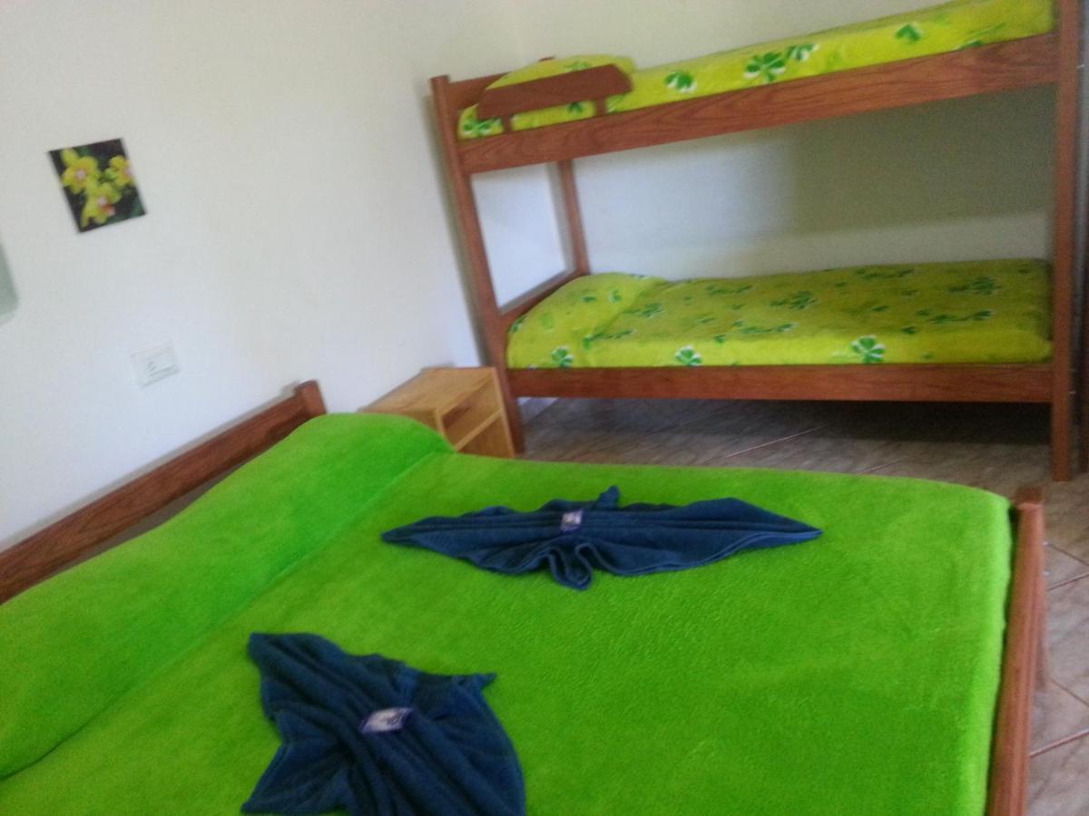 Hotel Los Amigos 푸에르토이과수 외부 사진