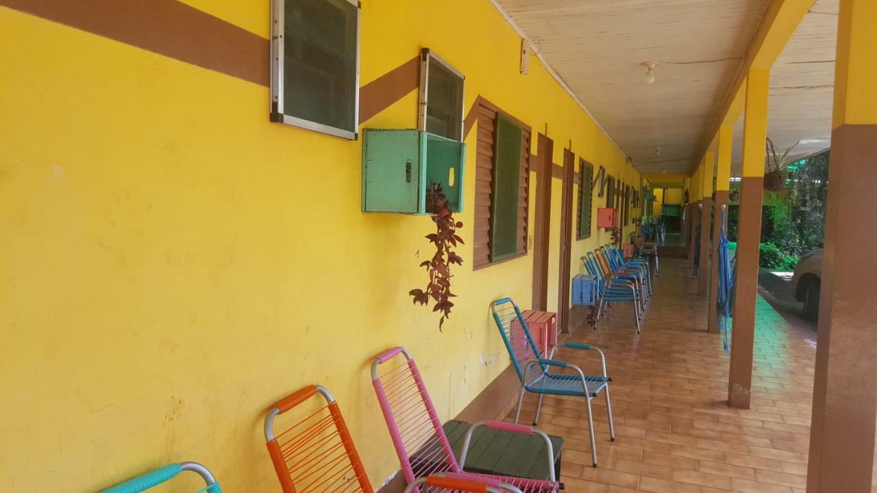Hotel Los Amigos 푸에르토이과수 외부 사진