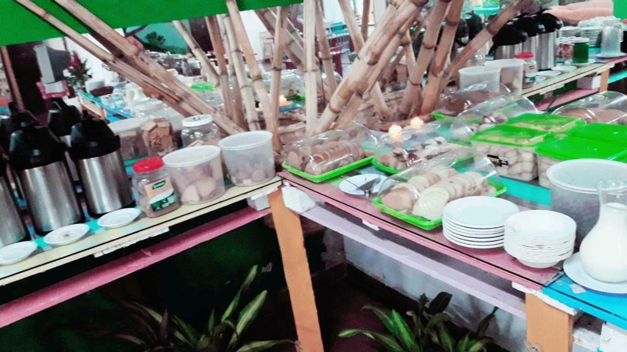Hotel Los Amigos 푸에르토이과수 외부 사진