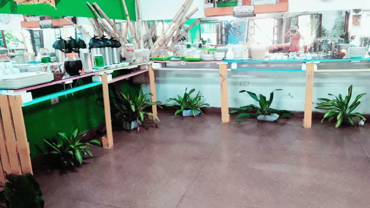 Hotel Los Amigos 푸에르토이과수 외부 사진