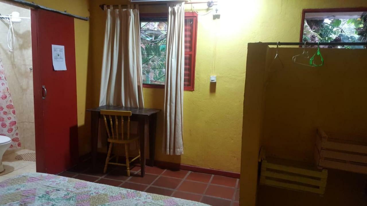 Hotel Los Amigos 푸에르토이과수 외부 사진